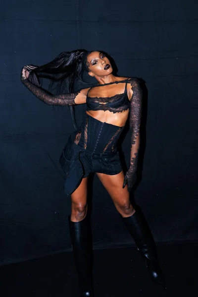 Look 11